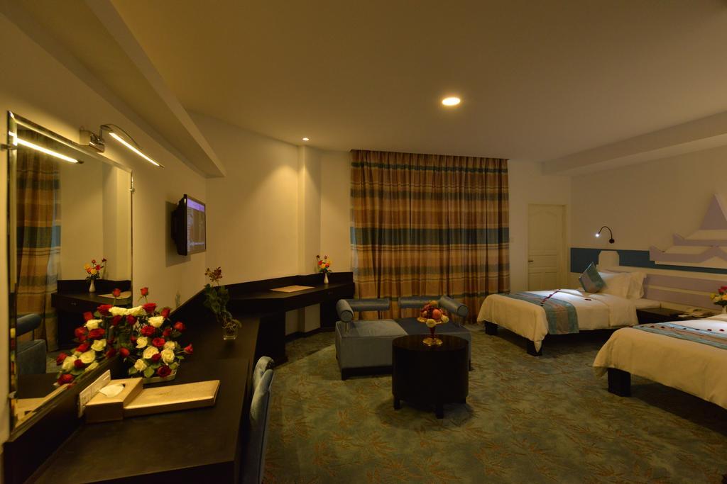 Hotel Marvel Мандалай Екстер'єр фото